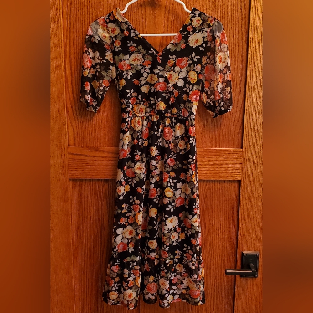Love-Glam-Girl: Medium (Size 8-10) Black Floral Dress